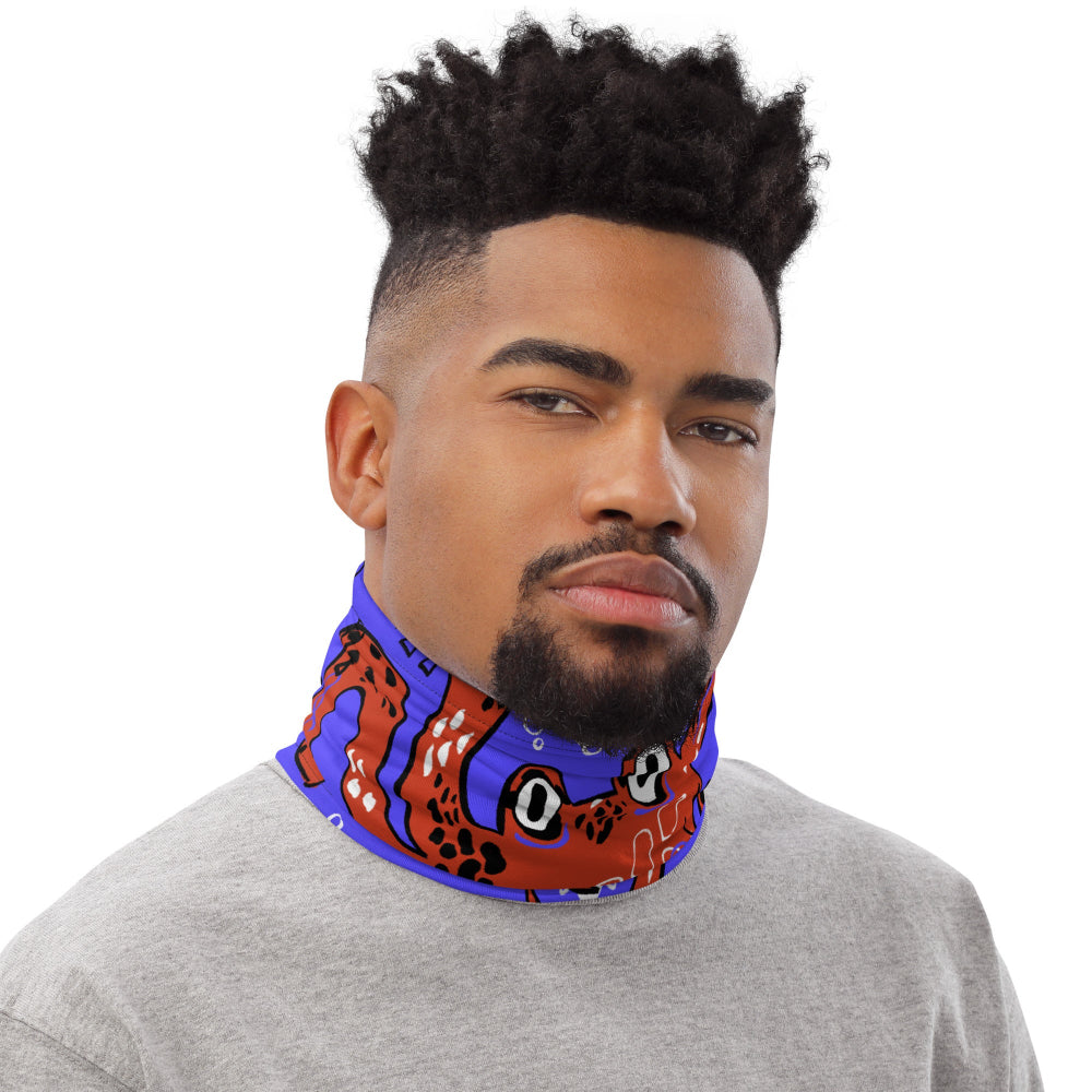 A man wearing the Octopus Buff around his neck for protectio